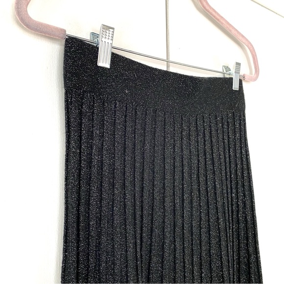 MILANO Black Silver Metallic Pleated A-line Midi Skirt! 🖤 - Picture 9 of 15